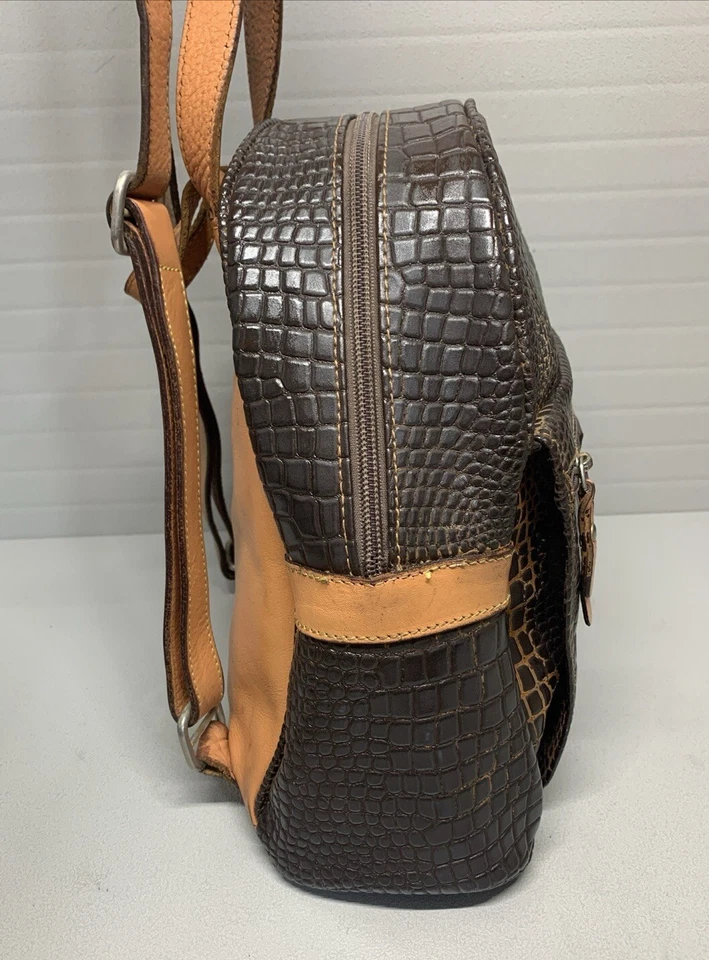 Mochila mediana vintage Brics Croc marrón oscuro en relieve Foto 3 de 4