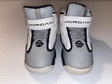 Nike Jordan Pro Strong Casual Sneaker Grey Leather 407486-013 Size 5C