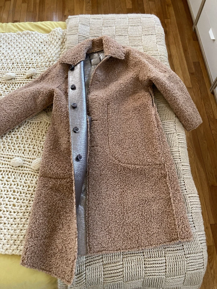 Abrigo Ooffwear Reversible Lámina Plateada/Marrón Claro Imitación Piel de Oveja Talla M Foto 4 de 4