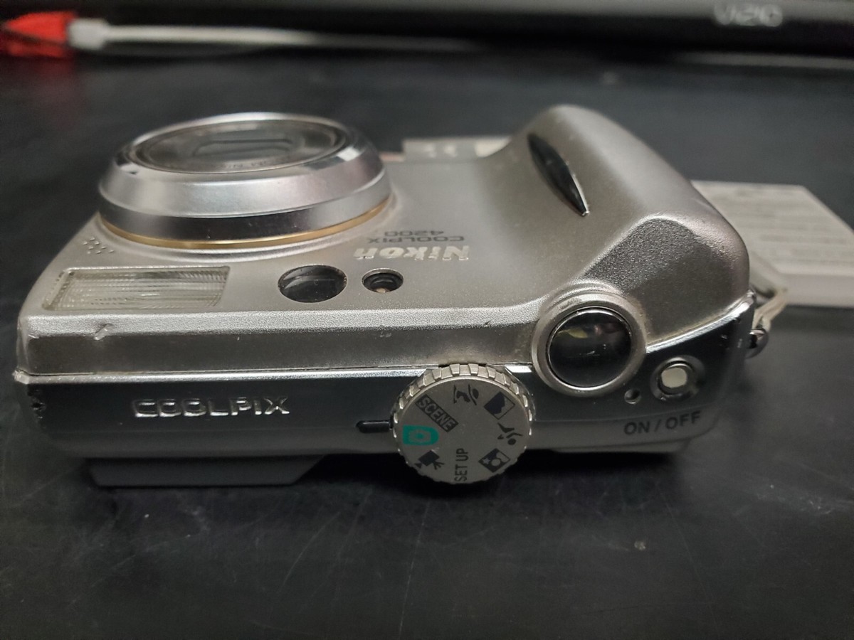 Nikon COOLPIX 4200 4.0MP Digital Camera - Silver 3027843 Nikon COOLPIX 4200 4.0MP Digital Camera - Silver 3027843