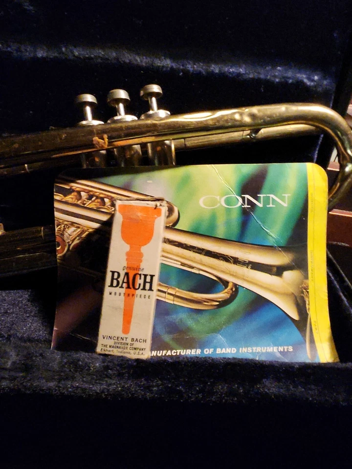 C.G CONN VICTOR 22b Bb TRUMPET WITH CASE & MOUTHPIECE # 992xxx Rare! - Image 2 of 4