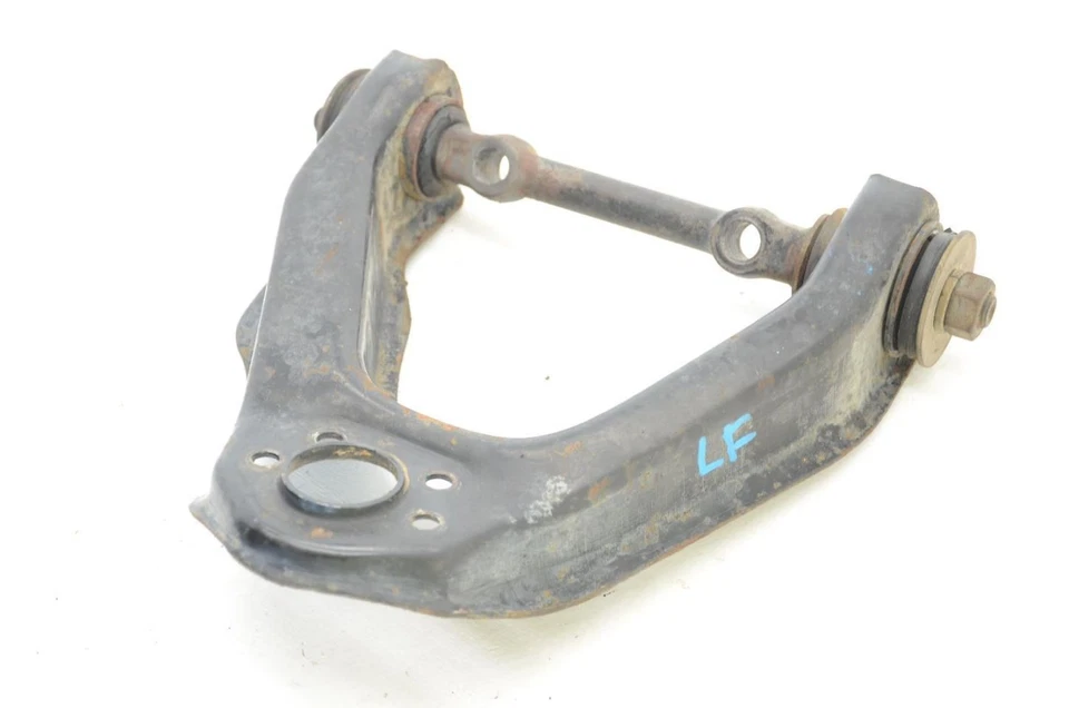 Brazo de control superior delantero izquierdo conductor 4x4 6 cilindros Nissan Pickup D21 86-97 Foto 4 de 4