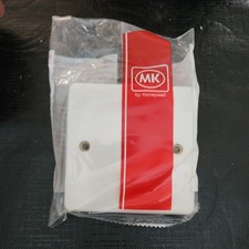 X3 MK LOGIC PLUS 20A UNSWITCHED FLEX OUTLET WHITE