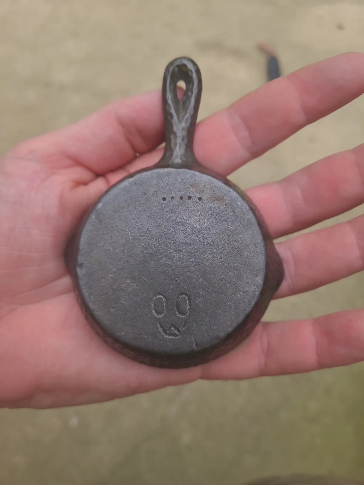 EARLY MINIATURE SALESMAN SAMPLE CAST IRON SKILLET CHICAGO FOUNDRY