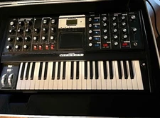 Moog Minimoog Voyager Electric Blue Limited Analog Synthesizer 