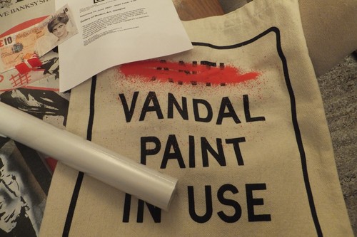 Banksy Cut & Run Glasgow, Tote bag, 2posters, Book, Tenner, Earrings, Newspaper. - Picture 12 of 24