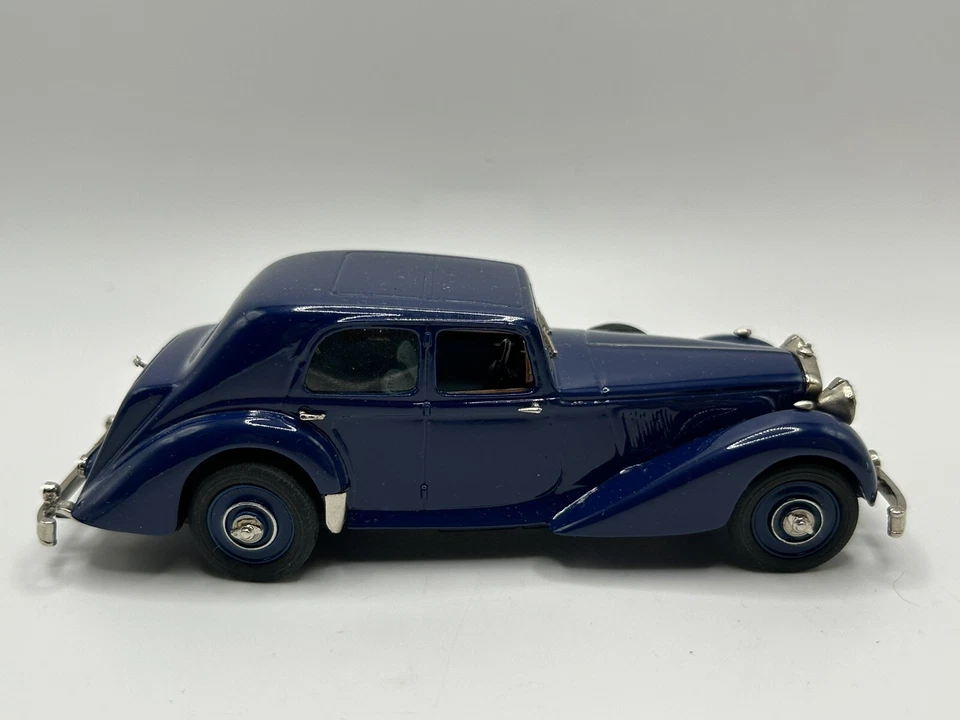 J & M Classics, Alvis Speed 25 Charlesworth Saloon Royal Blue 1/43 Scale 1422 - Image 2 of 4