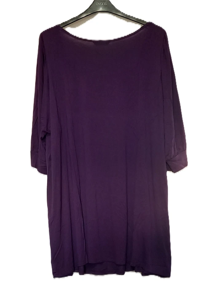 EVANS LADIES PLUS SIZE PURPLE TOP. SIZE 30/32. VGC. SQUARE NECK. 3/4 SLEEVES. - Image 3 of 4