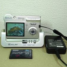Casio Exilim EX-S3 Digital Camera 3.2 mp Slim with Battery and Charger