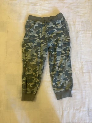 JoJo Maman Bébé Boys Camouflage Jogger Trousers 4-5Y Cotton Jersey - Image 1 of 3