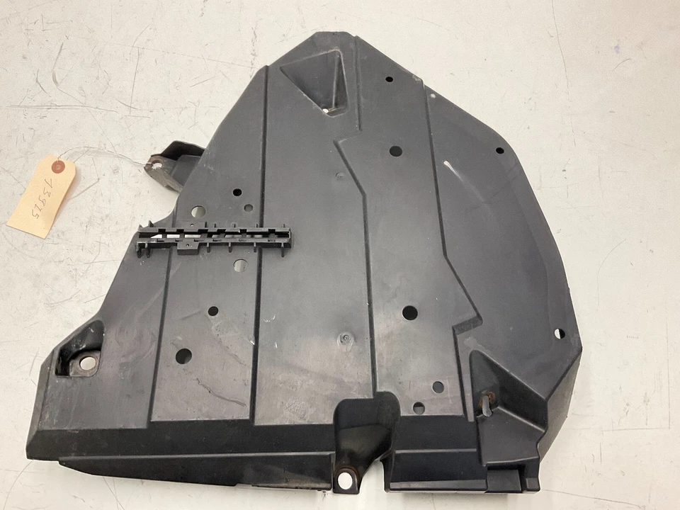 2012 Subaru WRX STI tampa protetora de tanque de combustível direita 42045FJ020 FABRICANTE DE EQUIPAMENTO ORIGINAL 15-19 - Imagem 3 de 4