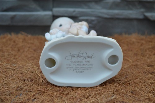 Precious Moments ~ Blessed Are The Peacemakers E-3107 ~ 1979 Dove Stamped ! - Picture 3 of 9