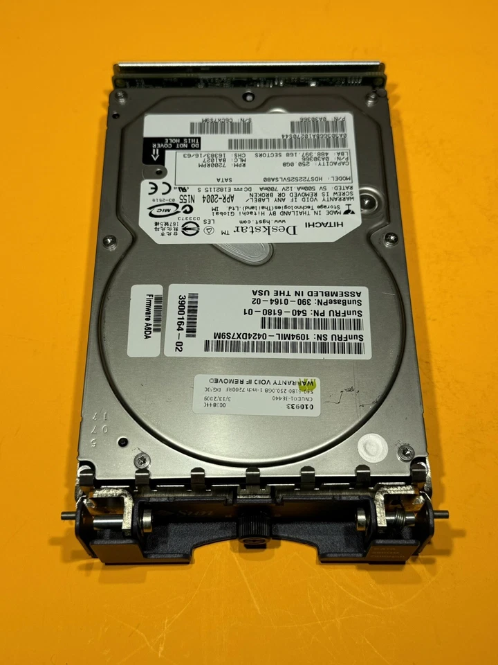 Sun 540-6180 250GB 3.5-inch 7.2K SATA Hard Disk Drive XTA-ST1NC-250G7K 390-0164 - Image 3 of 4