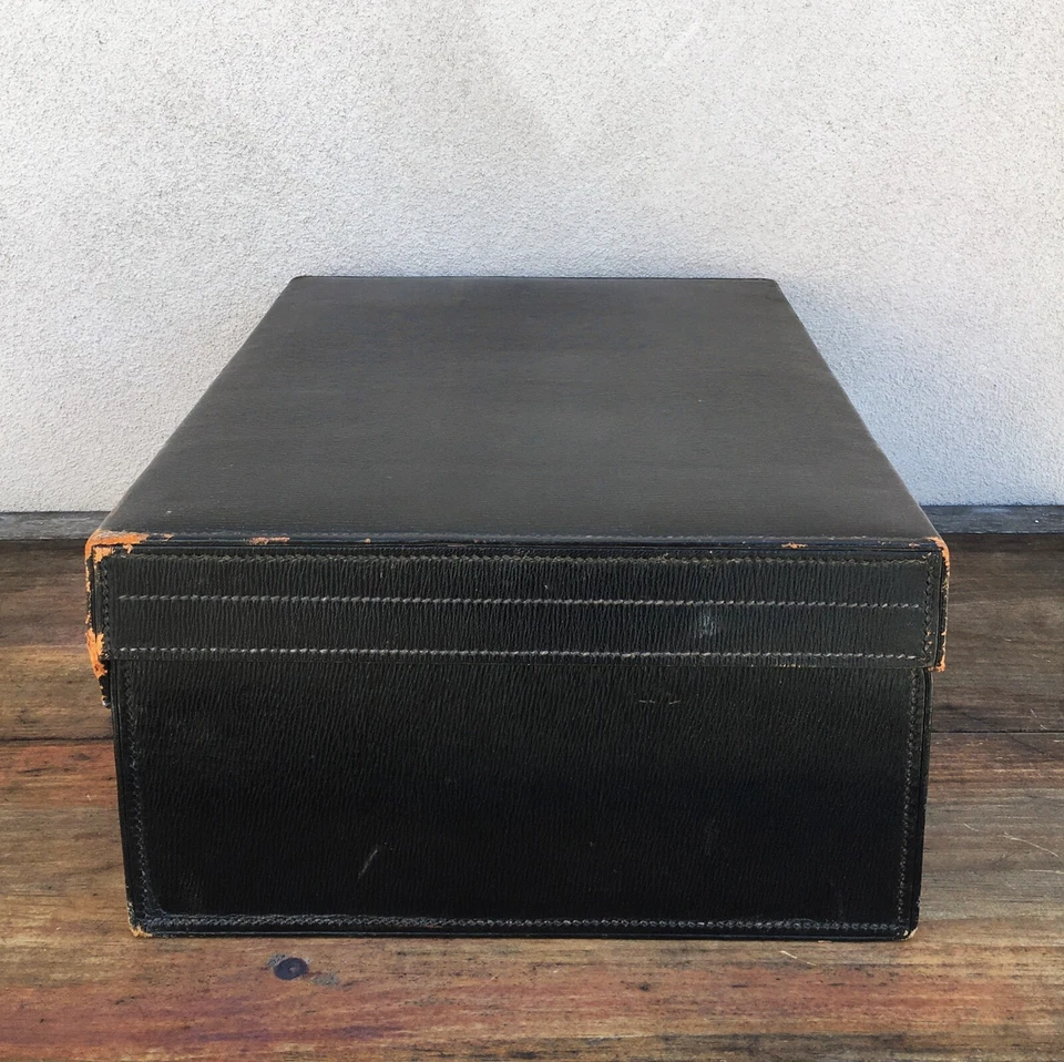 c. 1900 Ladies Mappin & Webb Vanity Travelling Case, Leather with Silk Lining - Image 4 of 4