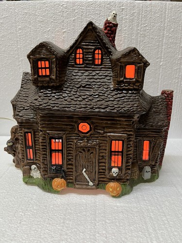 Vintage Ceramic Large Flashing Lights Haunted House 11x11” - Picture 3 of 20