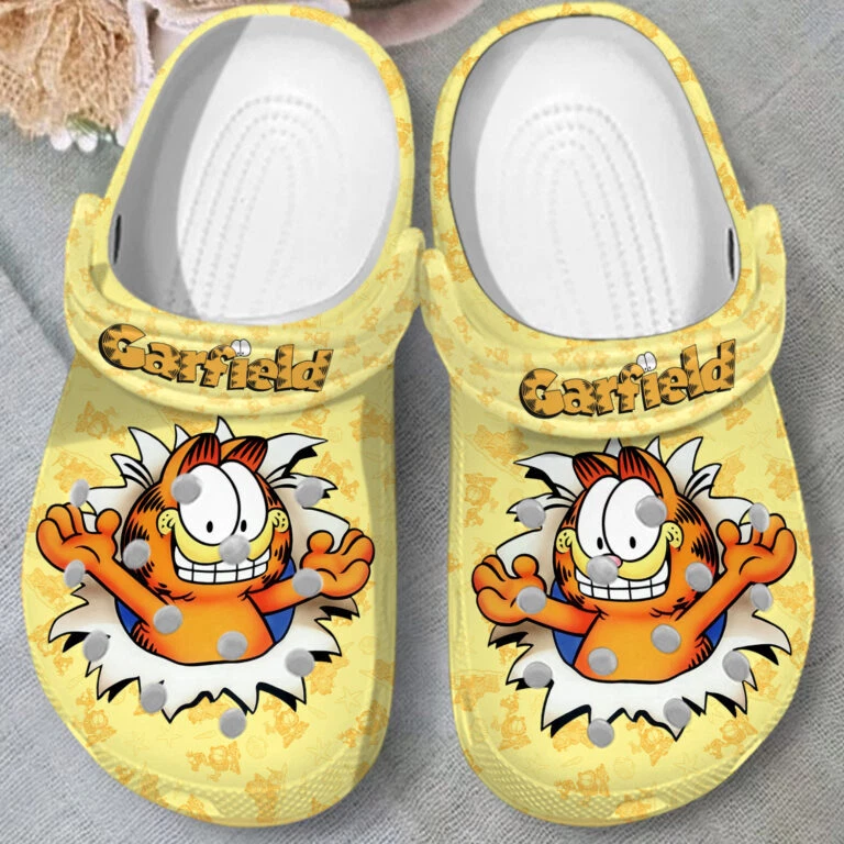 Soft And Breathable Garfield Yellow Clogs