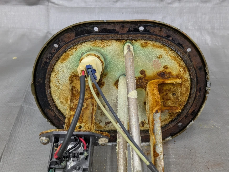 1994 - 1997 年马自达 Miata Mx5 燃油吊架单元发送者组件 94-97 97NASU — 第 4/4 张图片