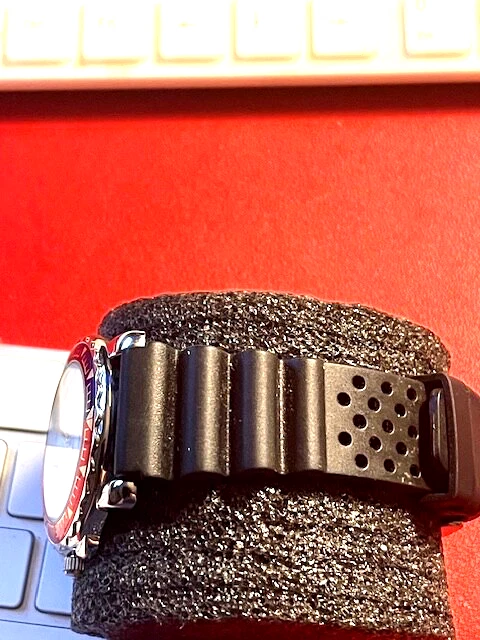 Alexander Julian Colours sport watch..Quartz-.water to 30 atm RED/WHITE/BLUE OK - Image 3 of 3