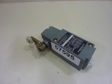 ALLEN BRADLEY Oiltight Limit Switch 802T-APV SER F Used #57595