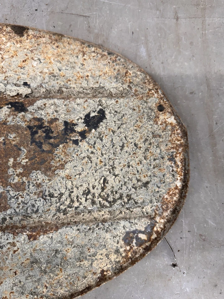 Oldsmobile Vista Cruiser 1968-1972 llenado de combustible tanque de gasolina rueda pozo escudo de grava Foto 2 de 4