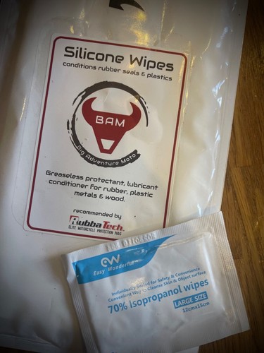 RubbaTech BMW R1200GS & Adv rubber tank pad 2005 onwards AC & LC (Bonus pack) - Picture 7 of 8