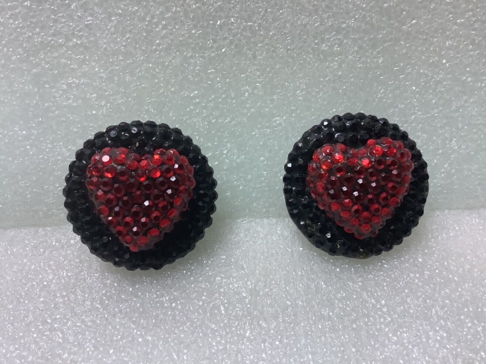 BARBARA GROEGER Retro Clip On Earrings Red Heart … - image 2