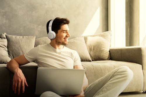Auriculares plegables inalámbricos sobre la oreja Motorola MOTO XT220 con batería de 24 horas - Imagen 7 de 37