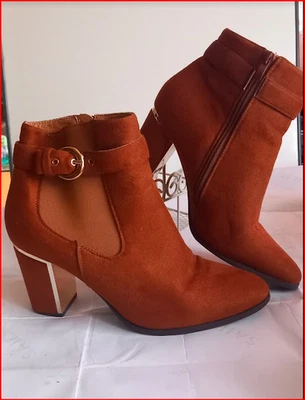 Bottines Femme – Suédine Marron Caramel | Talons Carrés & Boucle Dorée - Photo 1/4