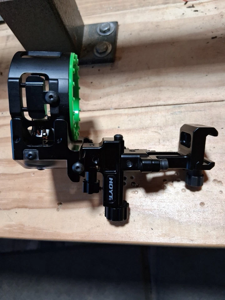 Mira Hoyt PXT Picatinnie tiene 4 pasadores 19k arco de tiro con arco para mano derecha Foto 3 de 4