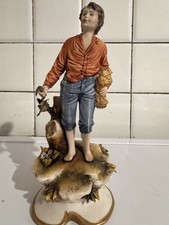 Statuetta in porcellana La Medea Capodimonte Ragazzo in camicia con spiga grano