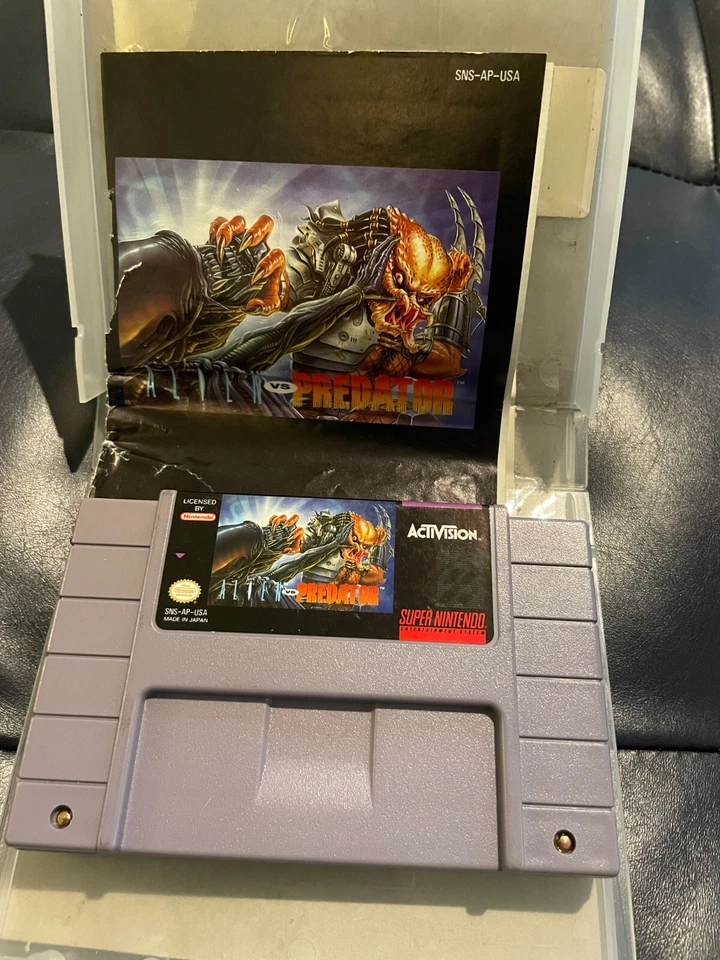 Alien Vs Predator Cartridge and manual in video store box SNES - Image 3 of 4