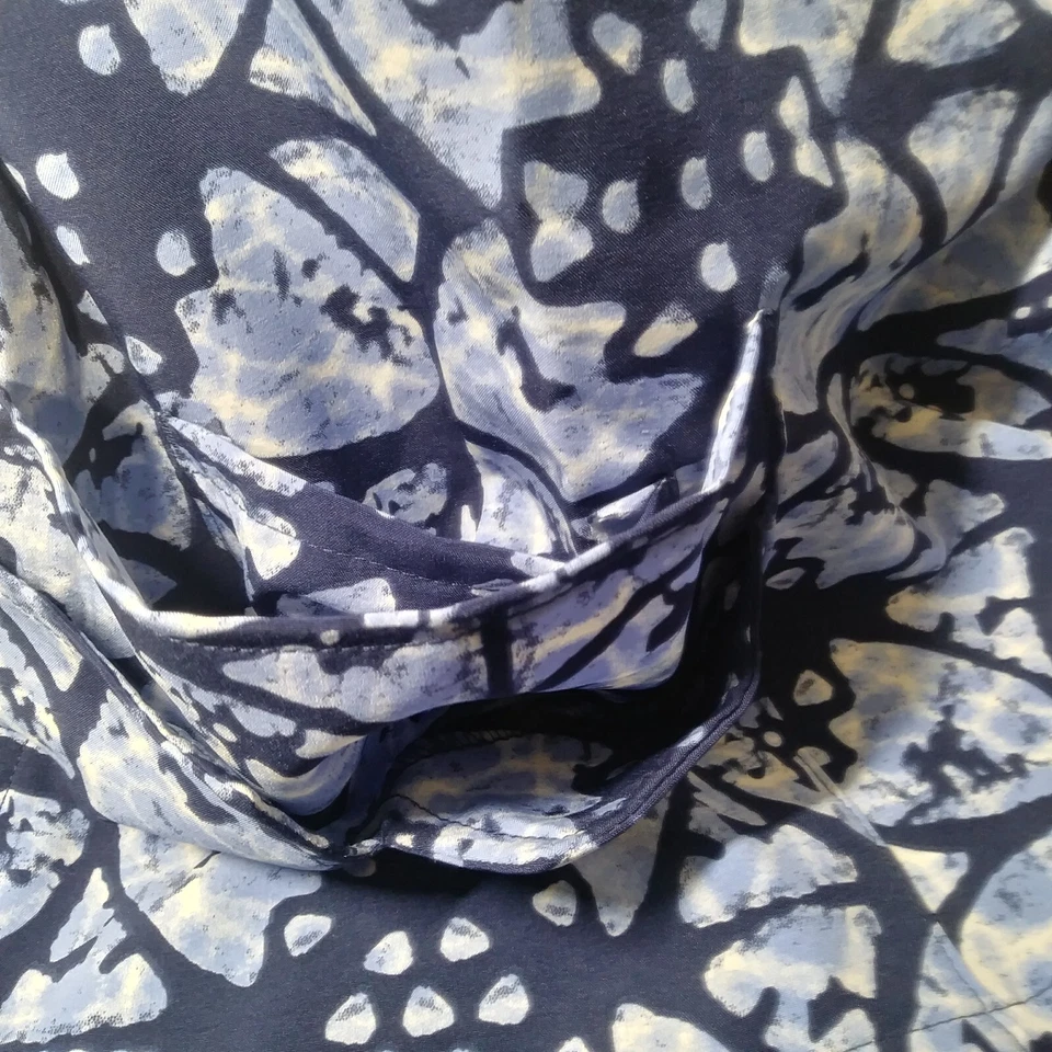 Women's XS Blue Designer Medical Scrub Top V-Neck Comfort Fit Strictly Scrubs - Image 4 of 4