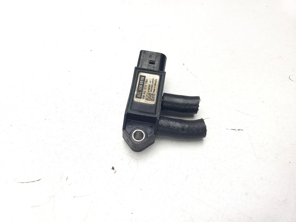 AUDI A6 C7 2.0 DIESEL DPF PRESSURE SENSOR 03L906051B 2017 - Image 3 of 4
