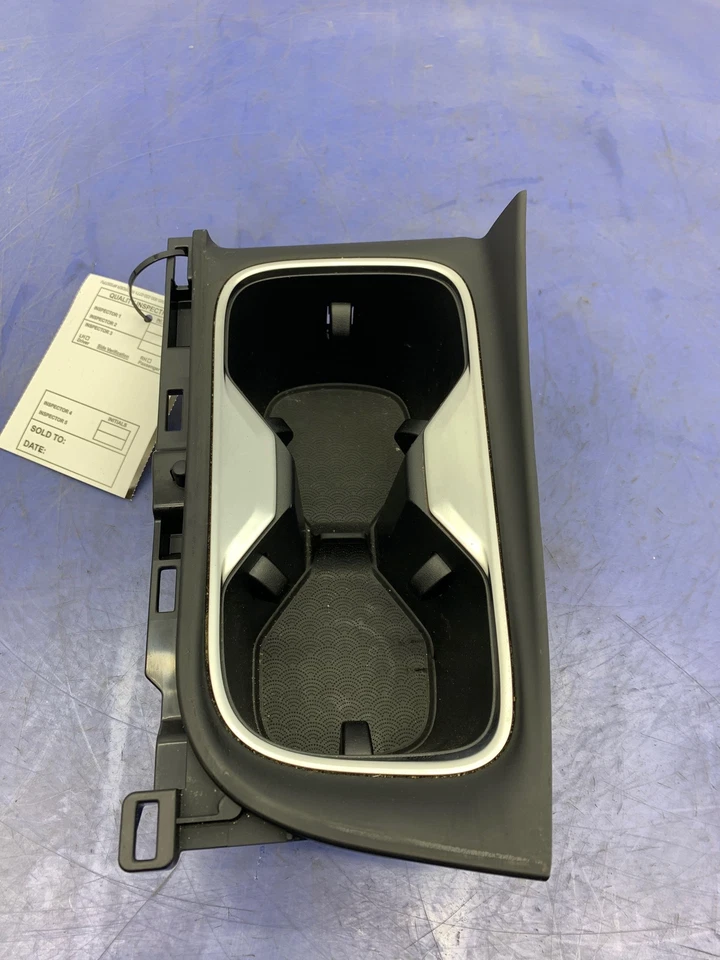 Infiniti QX60 2022 OEM CONSOLA CENTRAL DELANTERA PORTAVASOS MOLDURA | NEGRO 996646SA0A Foto 2 de 4