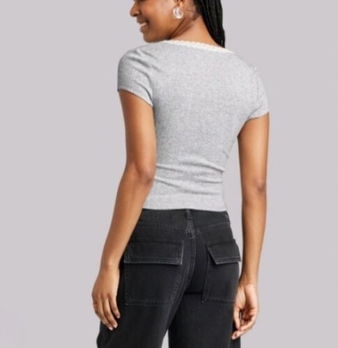 Woman’s Wild Fable Short Sleeve Pointelle Rosette T Shirt Gray XL - Picture 3 of 7