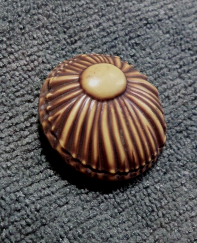 Antique Vintage Celluloid Bubble Button FLOWER SHELL DESIGN - Picture 2 of 4