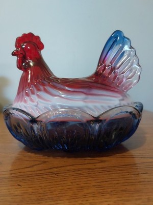 Hen On Nest Glass Egg Plate Red White and Blue NEW 5 3/4x6 3/4