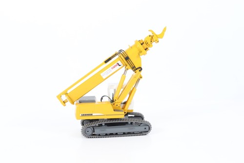 Conrad 2909/01 1:50 Scale Liebherr Litronic R924 Hydraulic Excavator - Picture 11 of 11