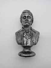 New Resin Gothic Aristocrat Poe Style Bust Halloween Decoration 10 Spider Eye
