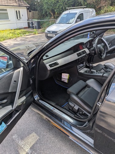 2006 BMW E60 523i - Picture 16 of 21