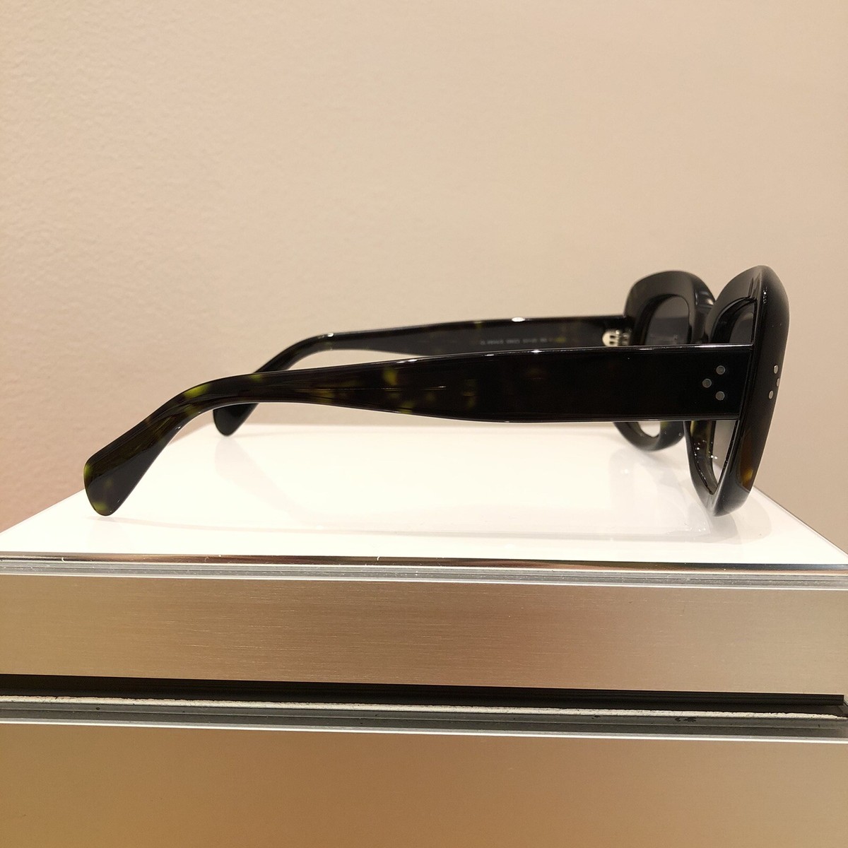 New CÉLINE CL 41044/S TV Screen Square Sunglasses | eBay display picture 3