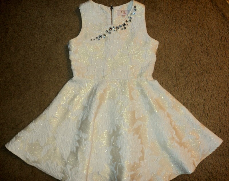GB Girl's Formal Dress. Sz. Girl's 7. Sparkly Rhinestones!