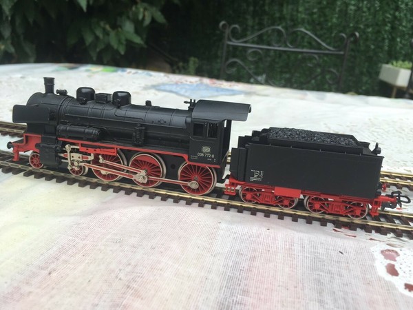 MARKLIN 3099. Locomotora vapor 038. Época IV. DB. Escala H0. SIN CAJA