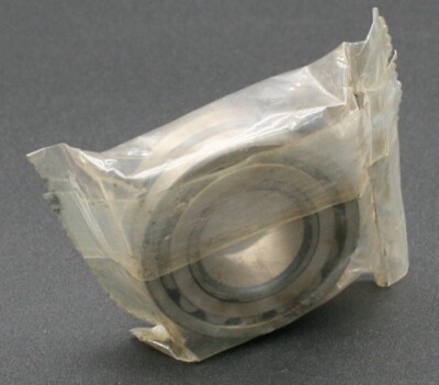 One SKF 22205 E B Spherical Roller Bearing 25MM ID Great Britain NEW