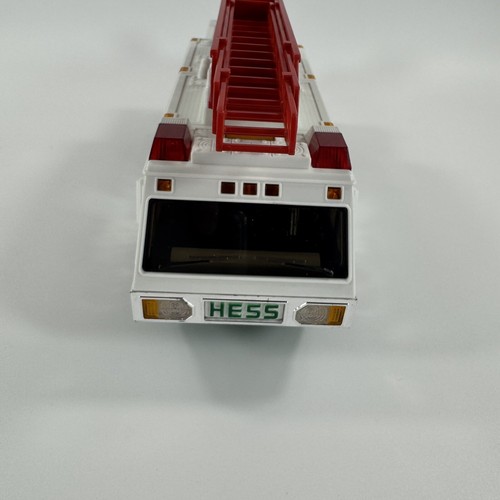 Hess 1996 Emergency Fire Truck Toy Collectible with Electric Flashlights Boxed - Imagen 3 de 16