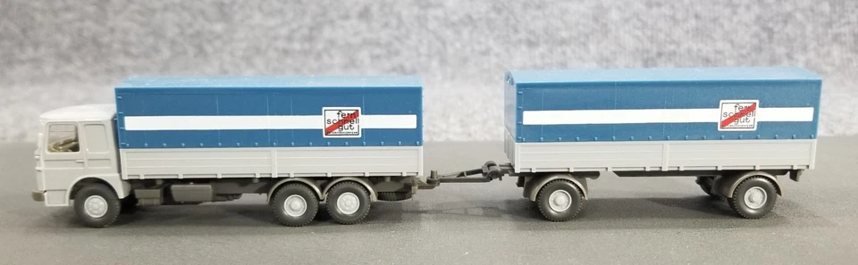 Camión y remolque WIKING HO 1:87 HOMBRE CUBIERTO HECHO EN ALEMANIA Foto 2 de 4