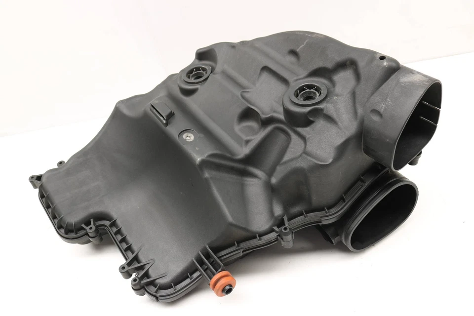 2010-2012 BMW 750I XDRIVE - Right Engine AIR Filter BOX / Housing 7577463 - Image 3 of 4