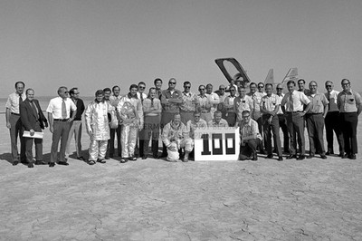 M2-F3 LIFTING BODY CREW AT DRYDEN FLIGHT RESEARCH CENTER 1972 4X6 PHOTO