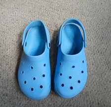 Crocs Clogs Women’s Size 9 Classic Slip-On Aqua Light Blue Shoes Very Good Shape