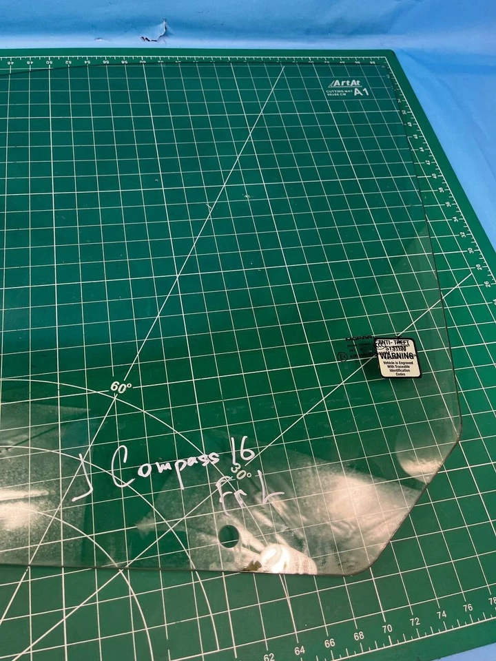 2007-2017 ДЖИП КОМПАС ЛЕВЫЙ ВОДИТЕЛЬ ПЕРЕДНЕЕ СТЕКЛО E4 43R 000183 E000989 OEM - Изображение 4 из 4